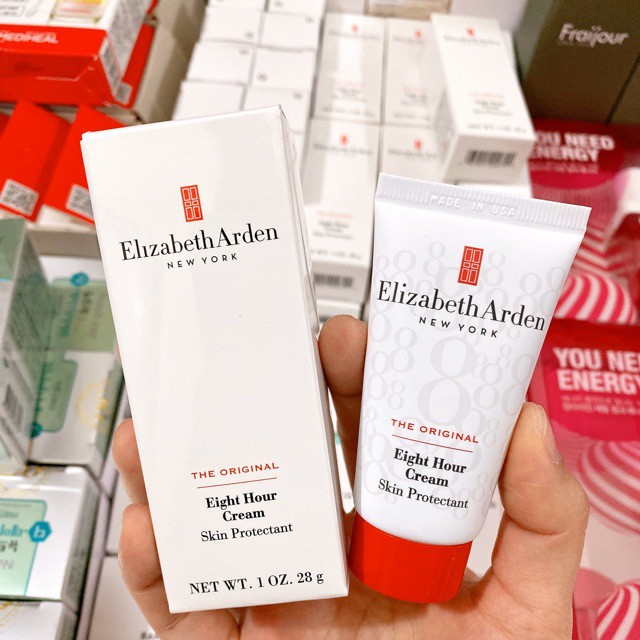 Review kem dưỡng môi Elizabeth Arden: môi hồng xinh xắn