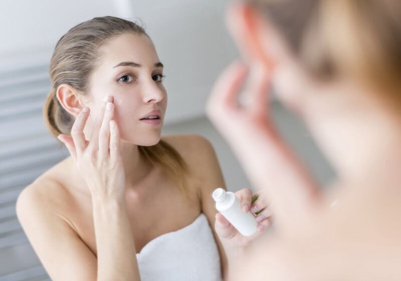 Tìm hiểu thành phần chứa trong kem trị mụn